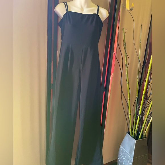 NWT SHEIN elegant black jumpsuit with side zipper. Size Medium. True to size. - Picture 1 of 9